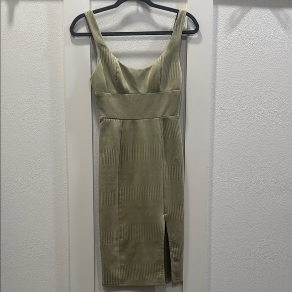 Hello Molly Dresses & Skirts - Hello Molly Olive Green Sleeveless Dress